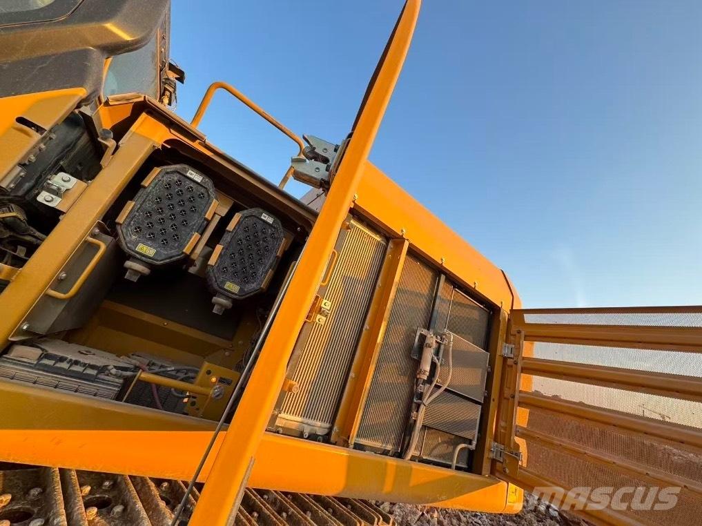 CAT 352 Koparki gąsienicowe