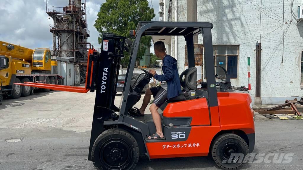 Toyota FD 30 Wózki Diesla