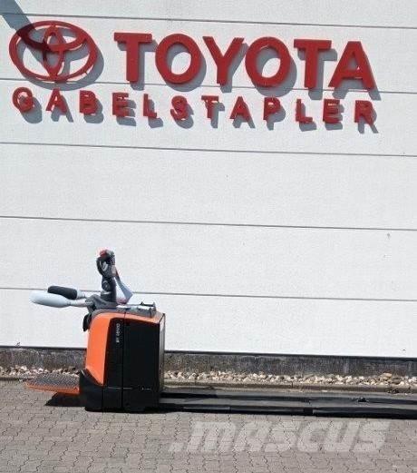 Toyota LPE 250 Wózki widłowe unoszące z dyszlem