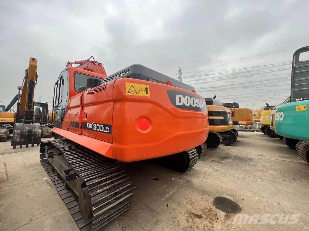 Doosan DOOOSAN DX300 Koparki gąsienicowe