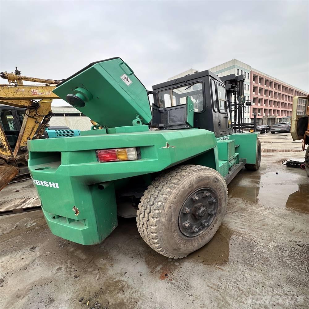 Mitsubishi FD160 Wózki Diesla