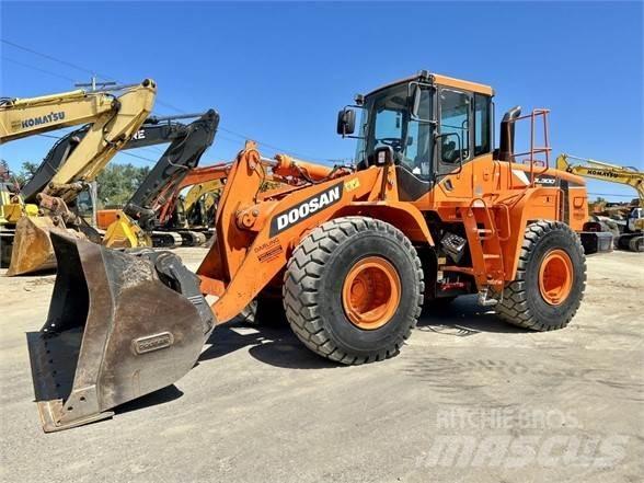 Doosan DL300 Ładowarki kołowe