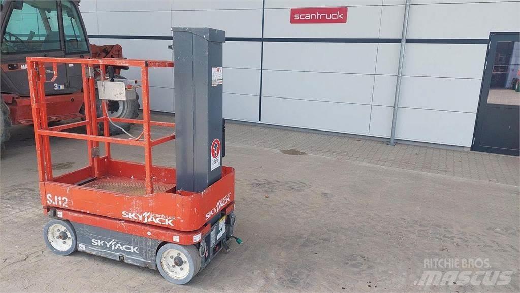 SkyJack SJ12 Podnośniki masztowe