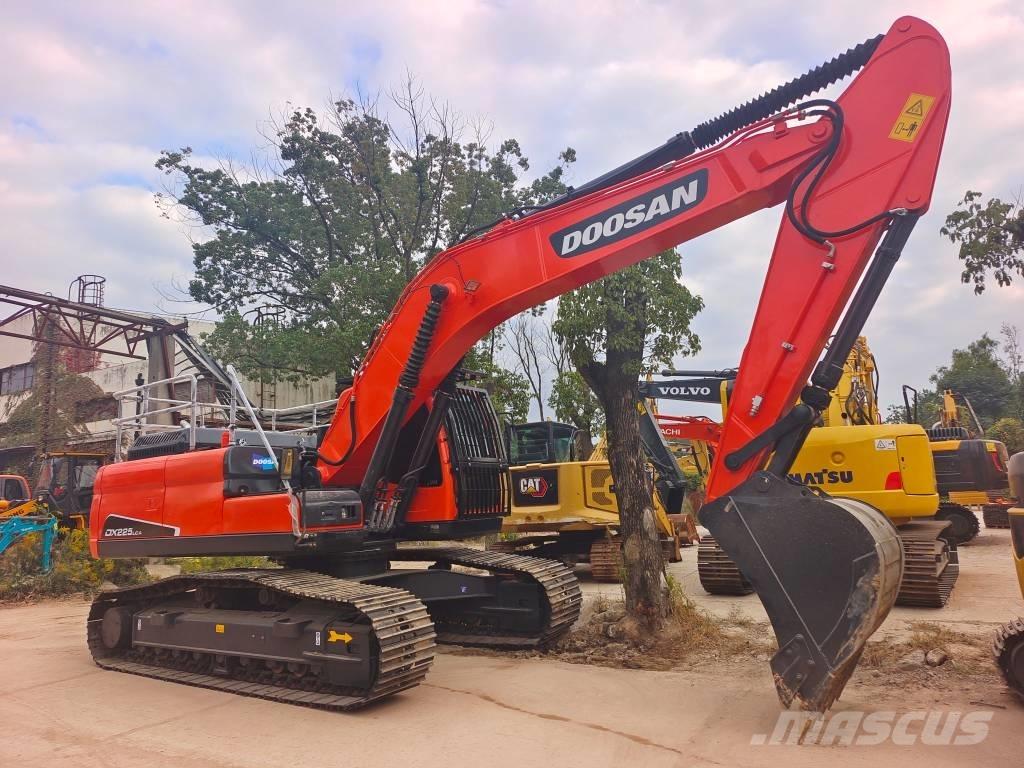 Doosan DX 225 LC-9C Koparki gąsienicowe