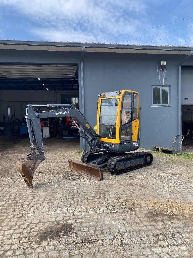 Volvo ECR 28 Minikoparki