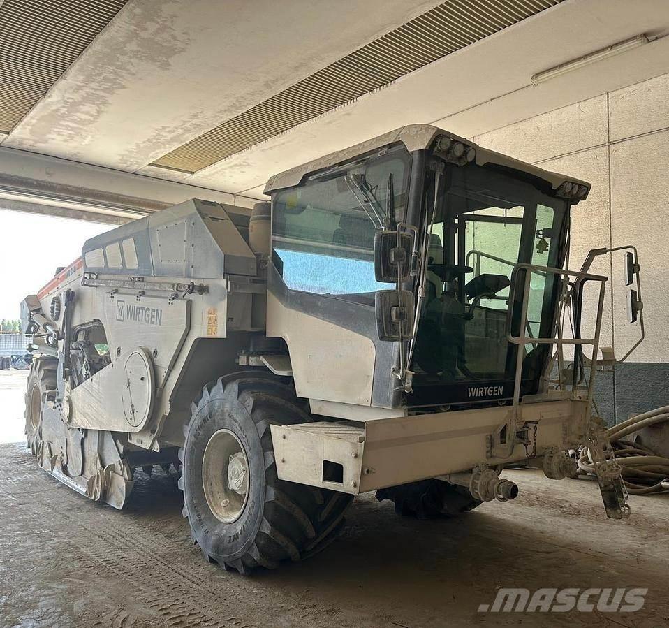 Wirtgen WR250i Recyklery do asfaltu