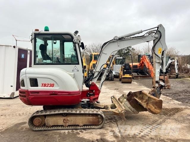 Takeuchi TB 230 Minikoparki