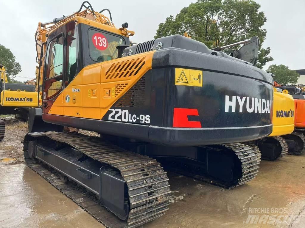 Hyundai R220LC-9S Koparki kołowe