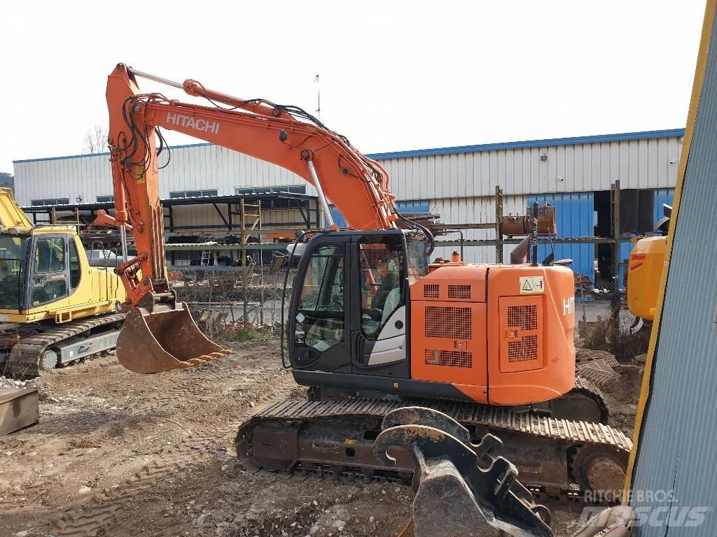 Hitachi ZX225USLC Koparki gąsienicowe