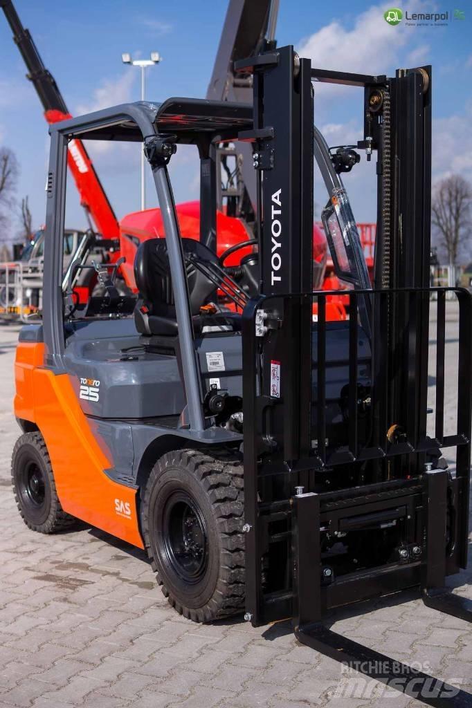 Toyota 02-8 FG F 25 Wózki LPG