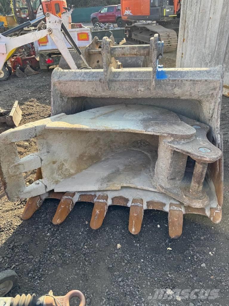 Hitachi ZX 210 LC-6 Koparki gąsienicowe