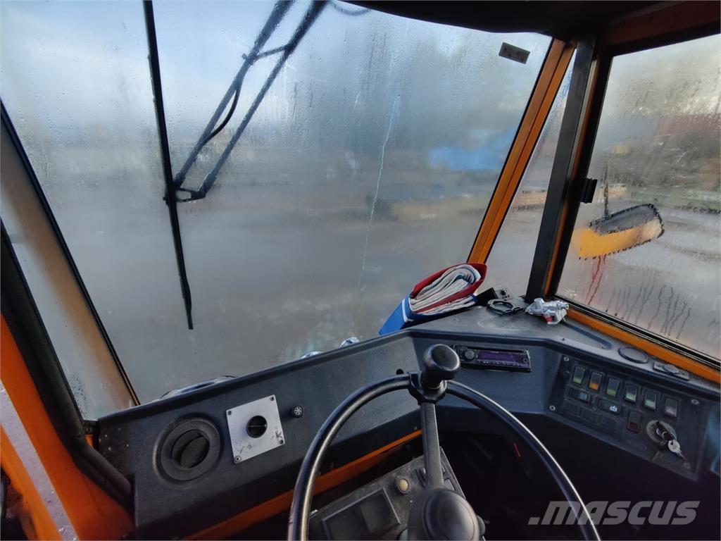 Sisu TR 180 AL 2 Ciągniki terminalowe