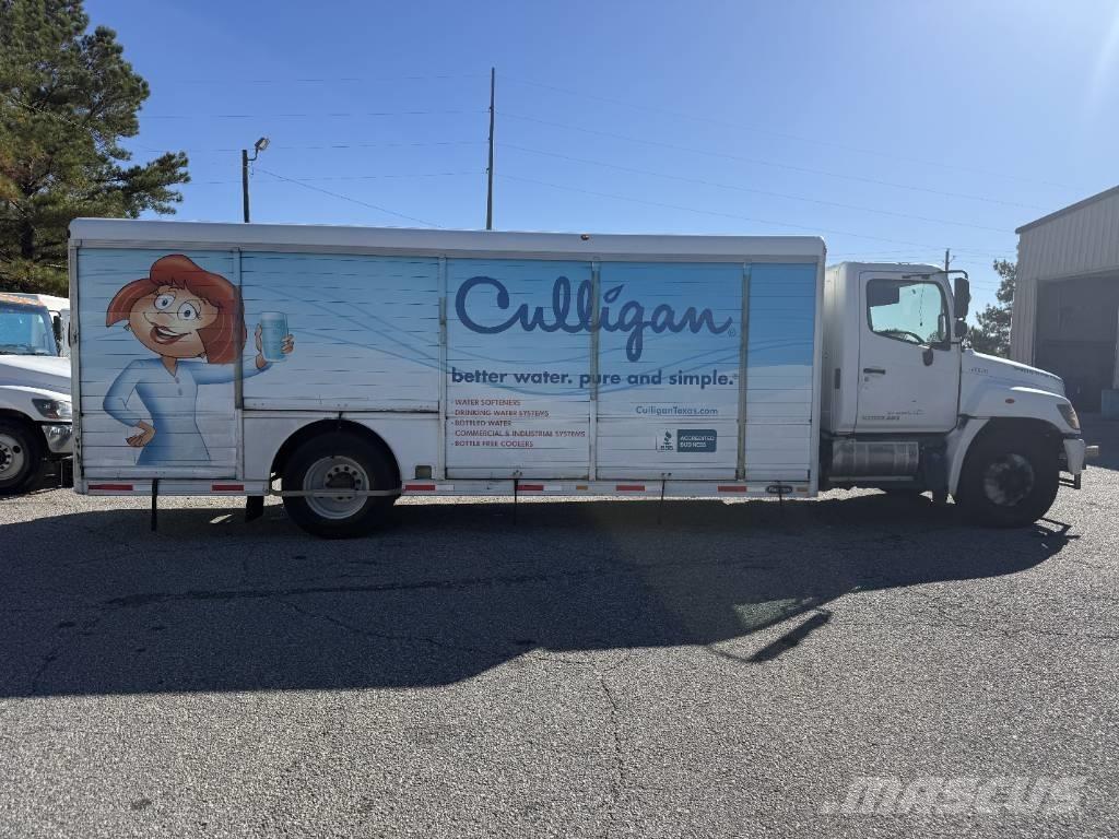 Hino 338 Samochody do transportu napojów