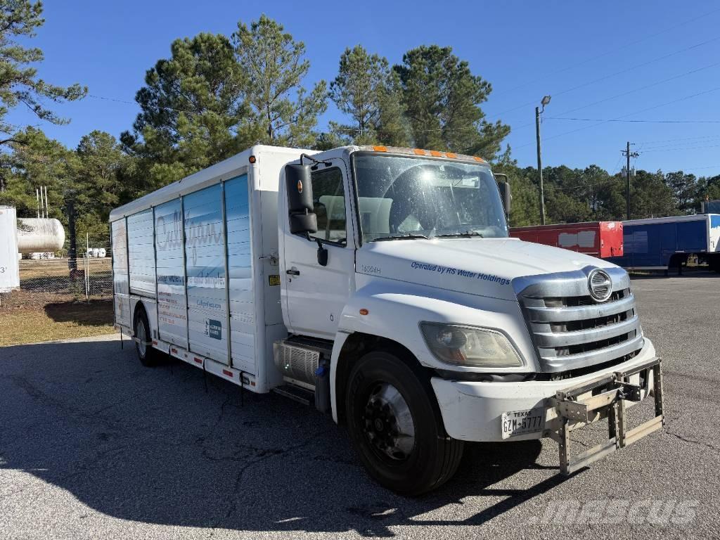 Hino 338 Samochody do transportu napojów