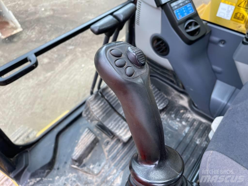 Komatsu PC 210 LC-11 Koparki z długim ramieniem