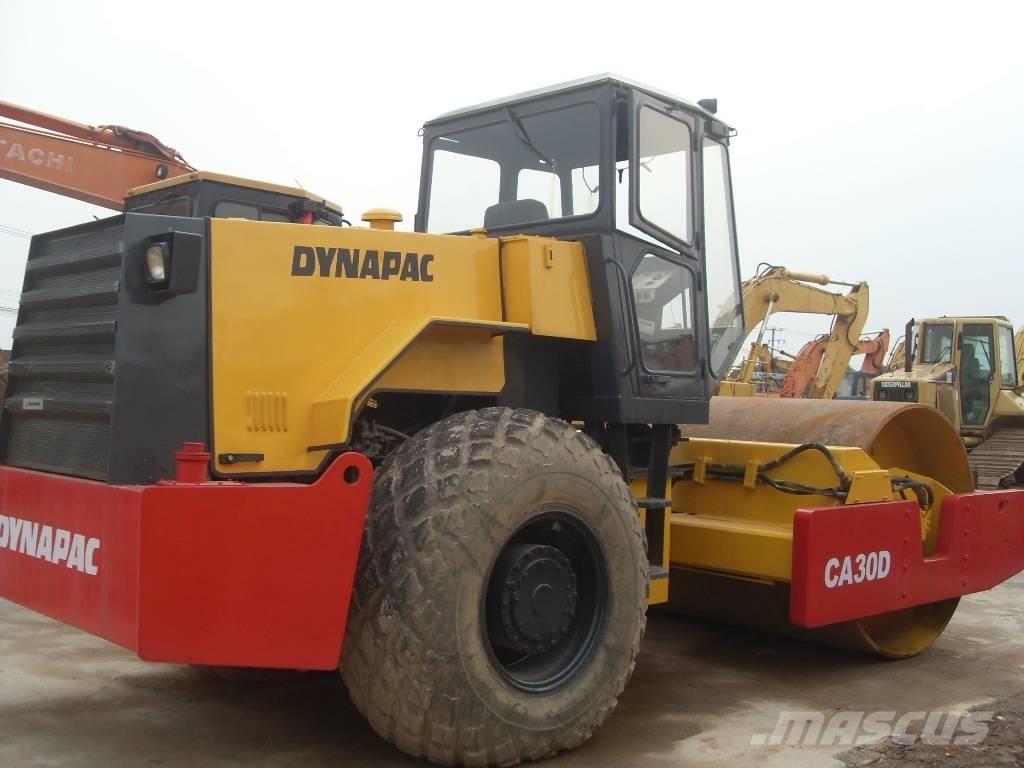 Dynapac CA 30 D Walce jednobębnowe