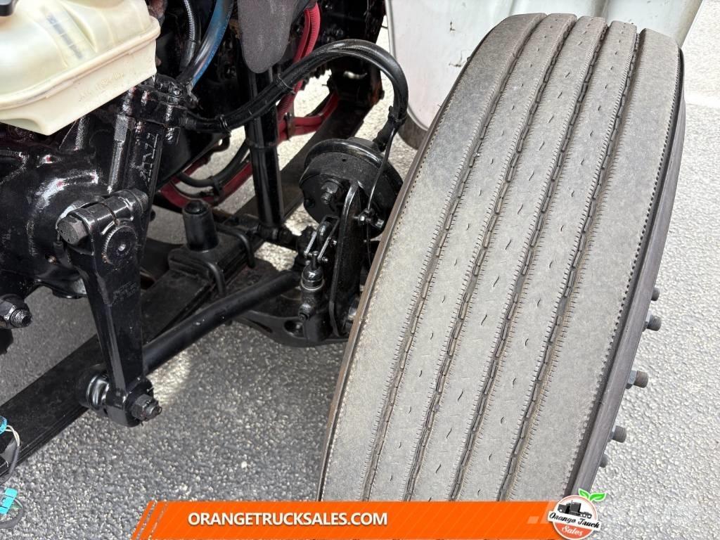 Freightliner M2 Pojazdy pod zabudowę