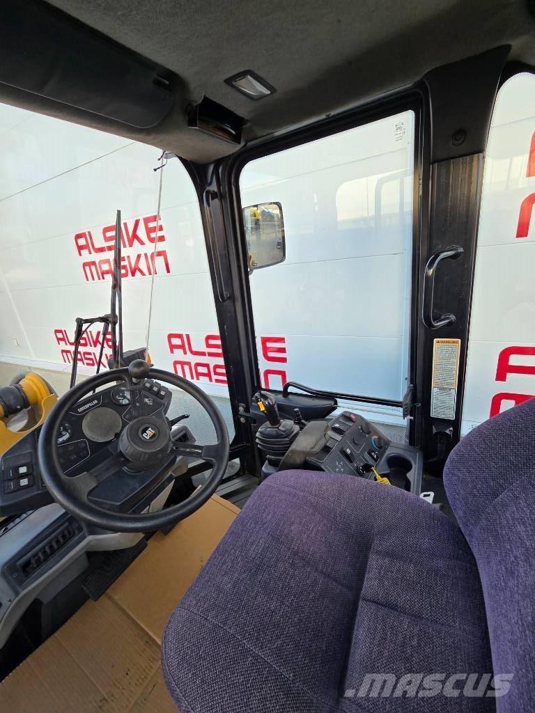 CAT 906 Ładowarki kołowe