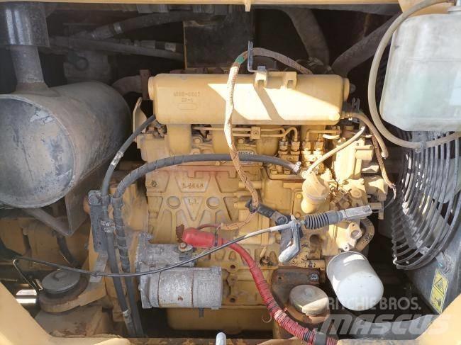 CAT 306 Minikoparki