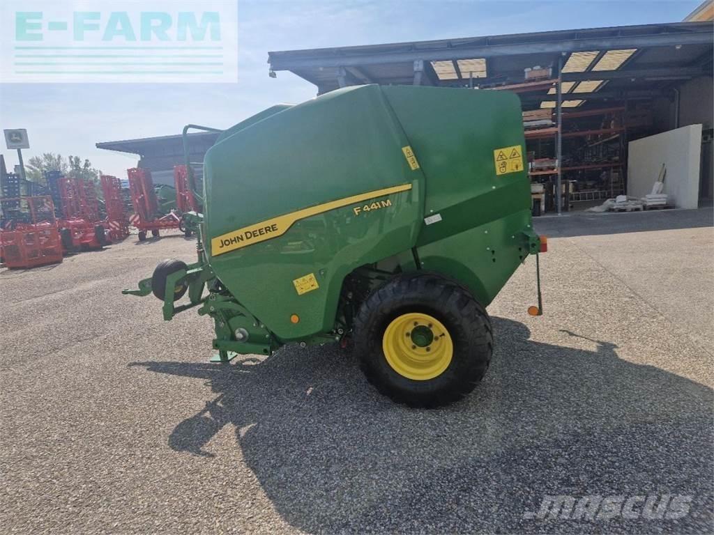 John Deere F441M Prasy kostkujące