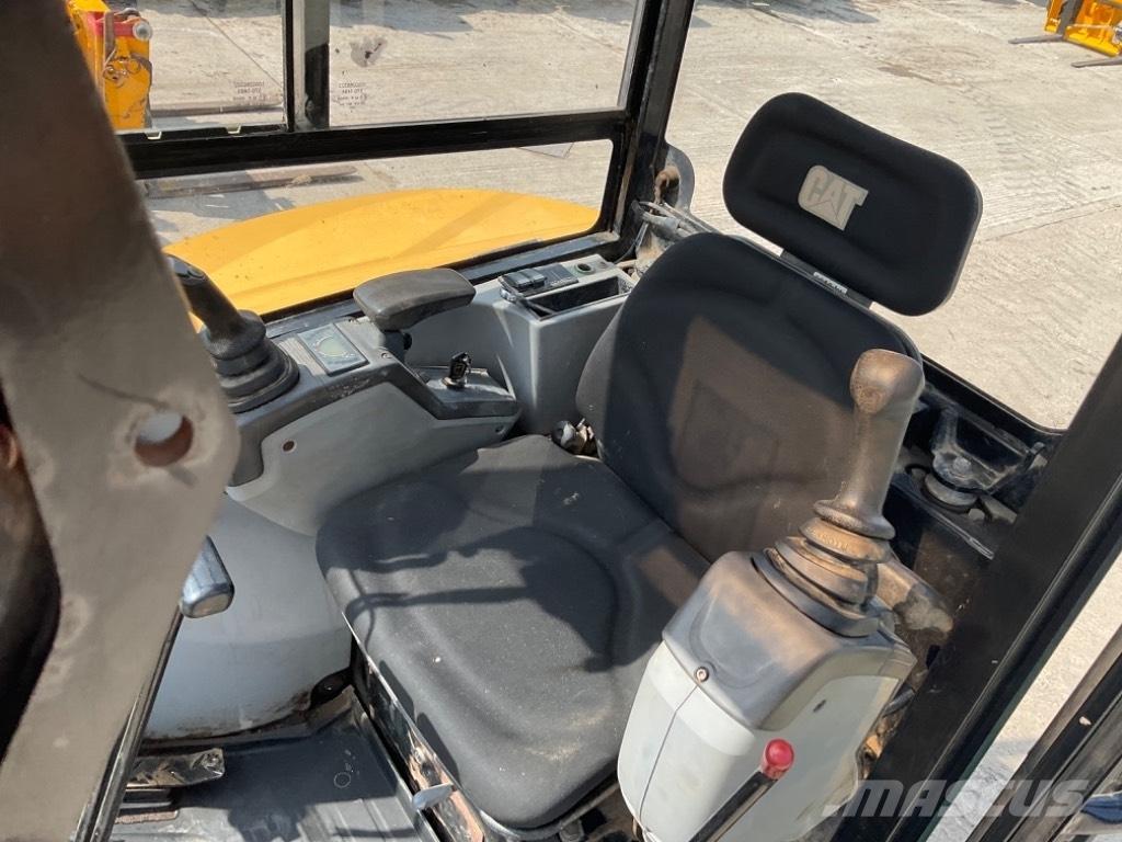 CAT 302.7 D CR Minikoparki
