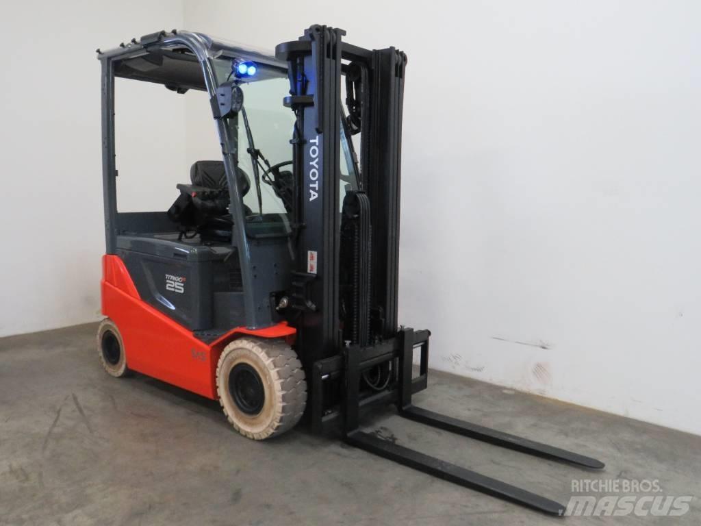 Toyota 8 FBMKT 25 Wózki elektryczne