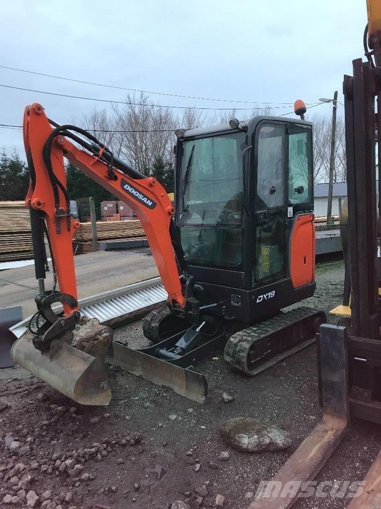 Doosan DX 19 Minikoparki