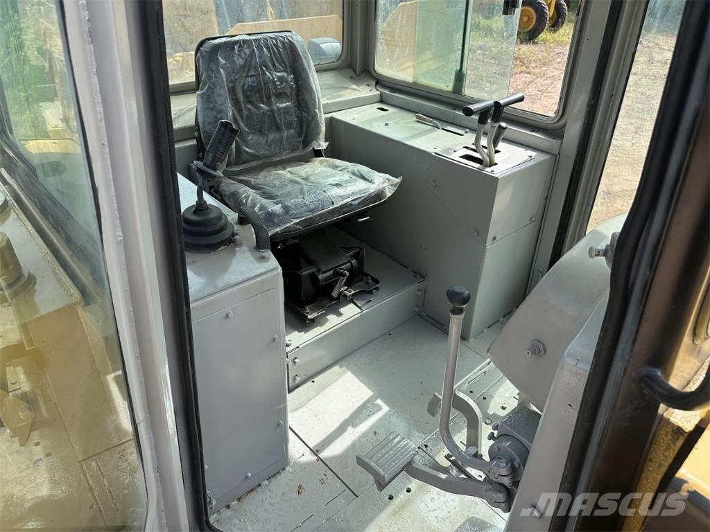 CAT D6G Spycharki gąsienicowe