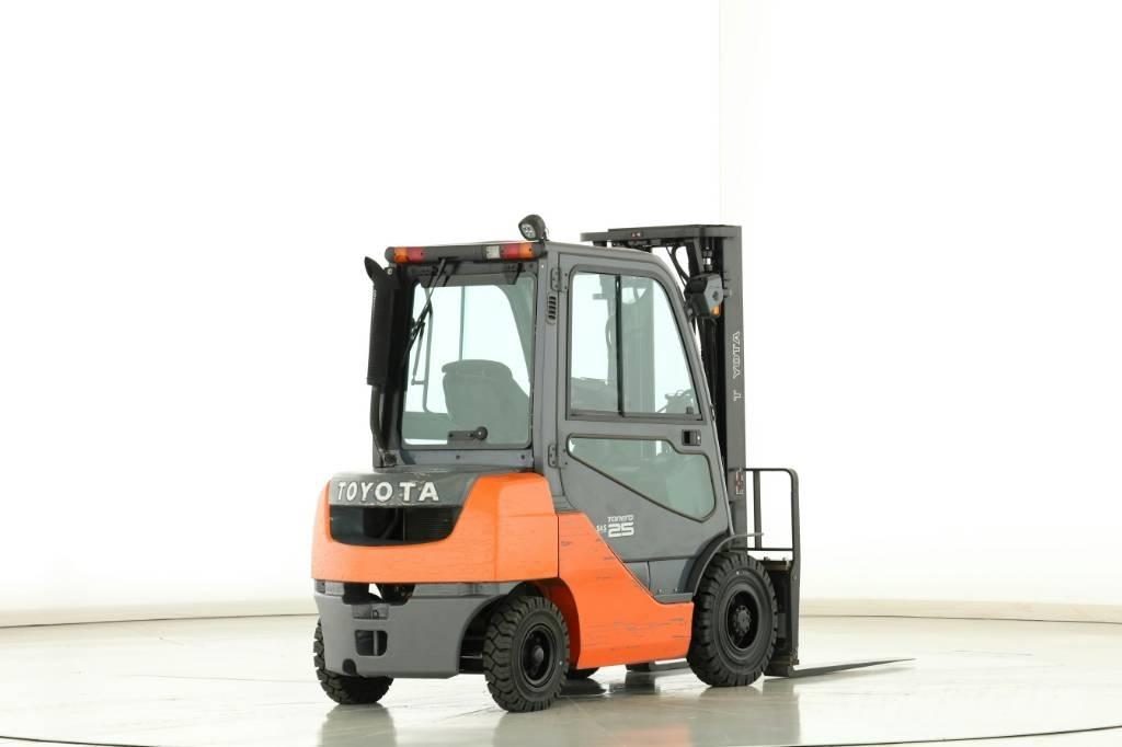 Toyota 02-8 FDF 25 Wózki Diesla