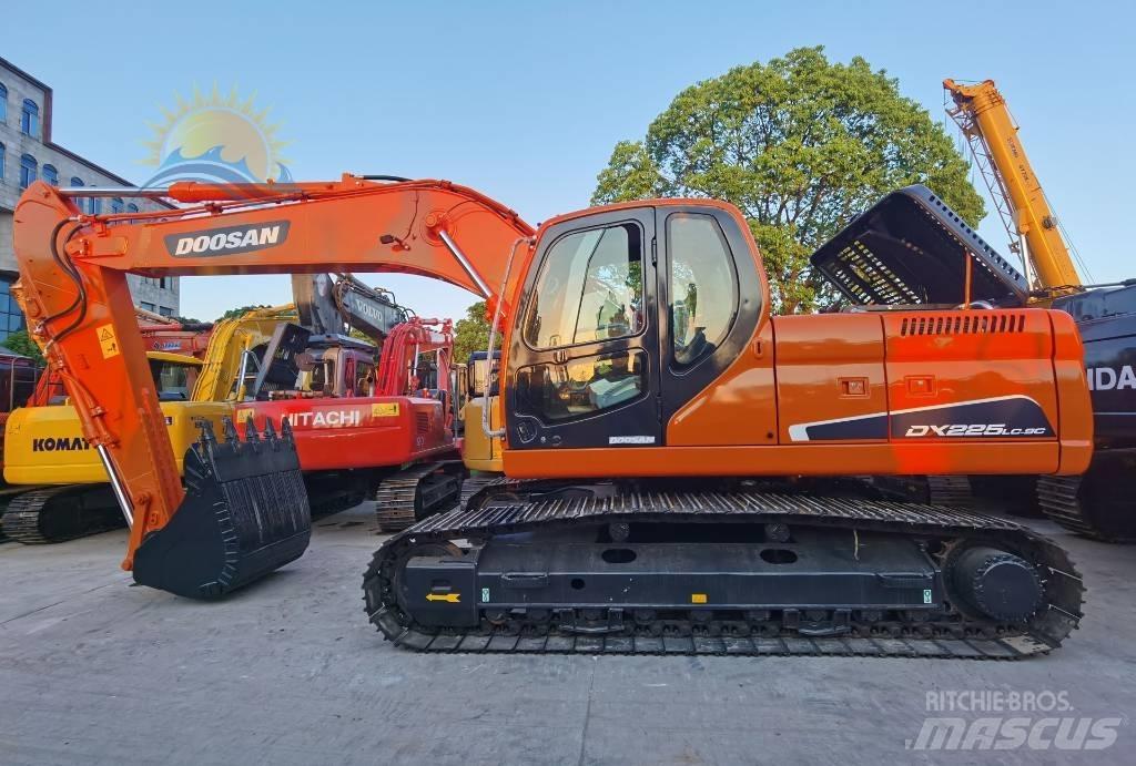 Doosan DX 225 LC Koparki gąsienicowe