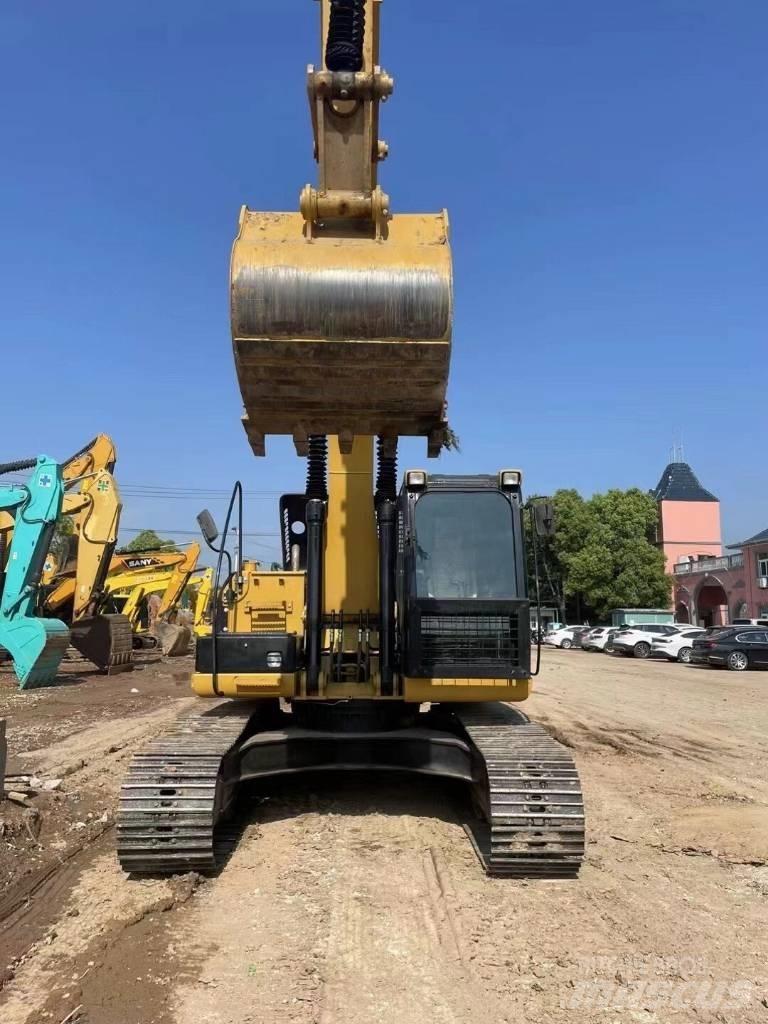 CAT 323 D Koparki gąsienicowe