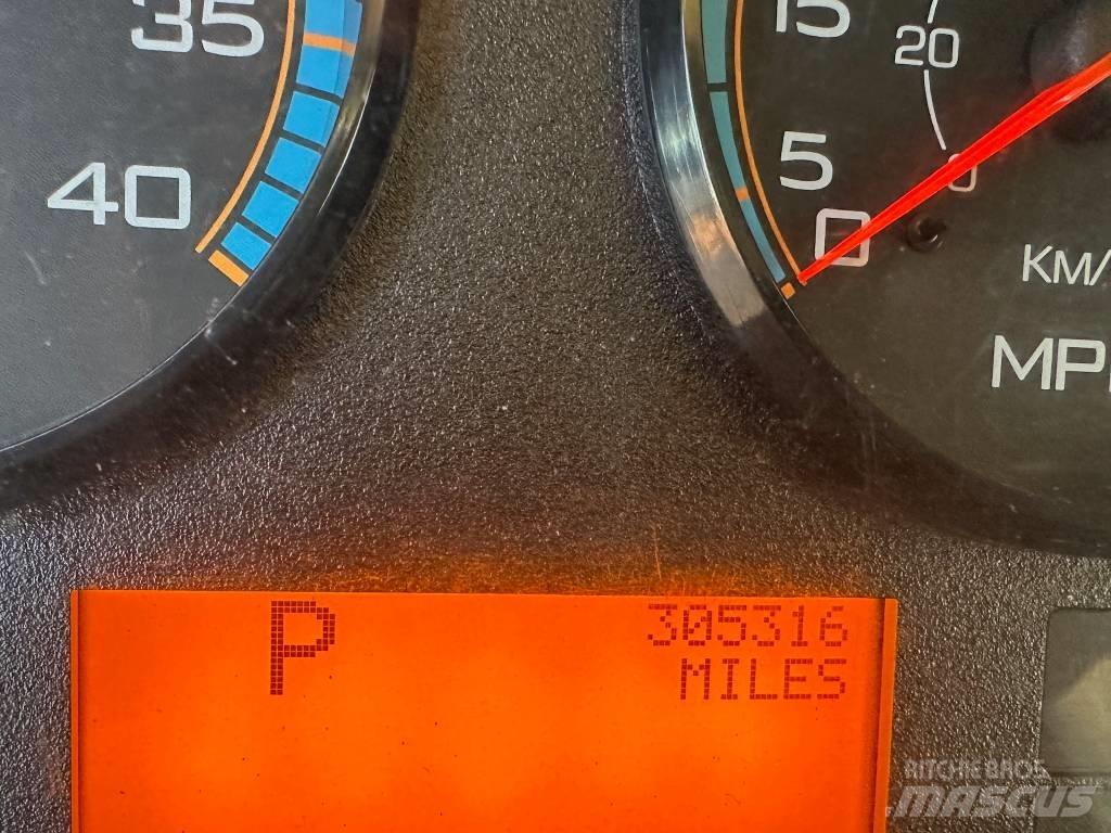 International 4300 Ciężarówki typu Platforma / Skrzynia