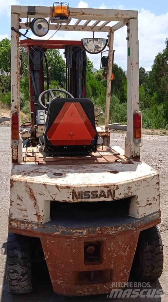 Nissan EH02A20U Wózki Diesla