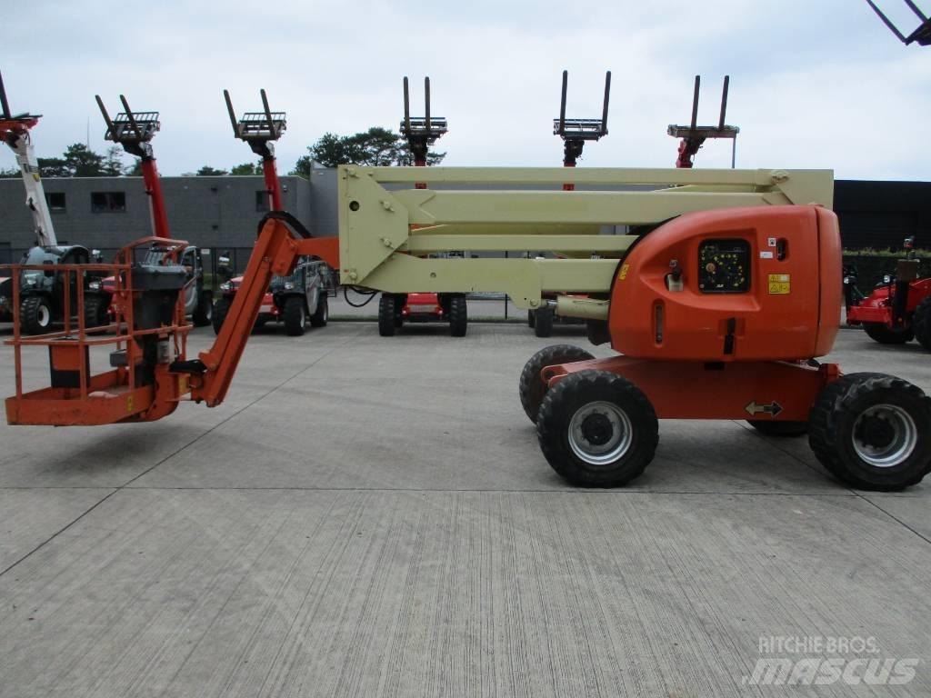 JLG 450 AJ (868) Kompaktowe samojezdne wysięgniki podnośnikowe