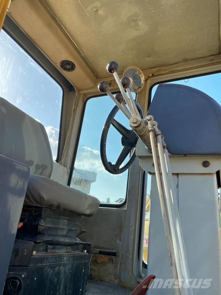 CAT 140 H Równiarki