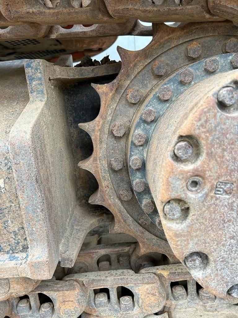 Hitachi ZX 225 US LC Koparki gąsienicowe