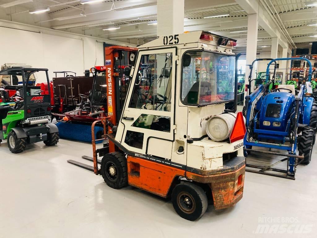 Nissan 25 Wózki LPG