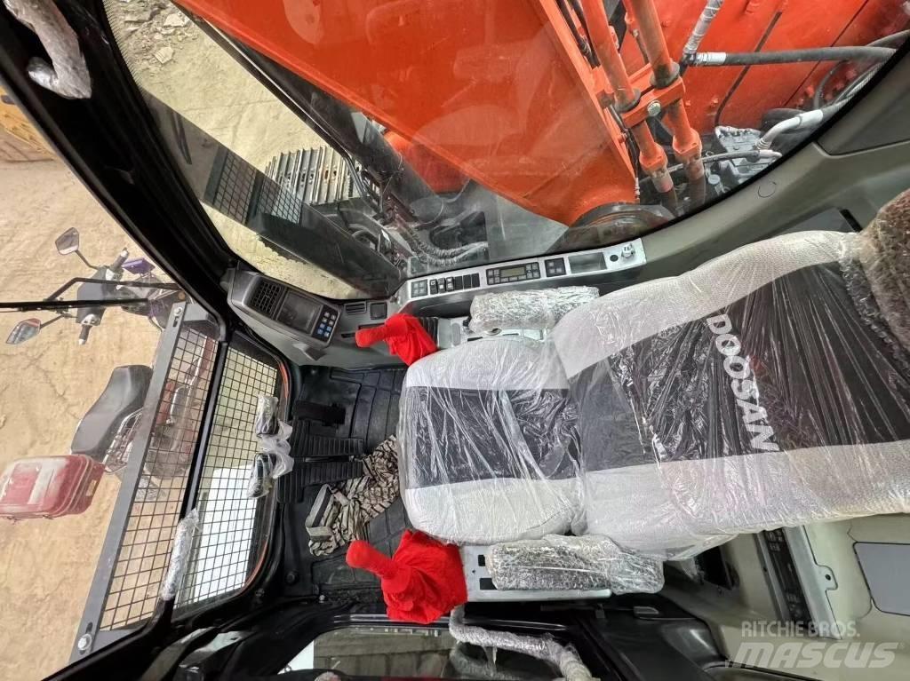 Doosan DX 300 Koparki gąsienicowe