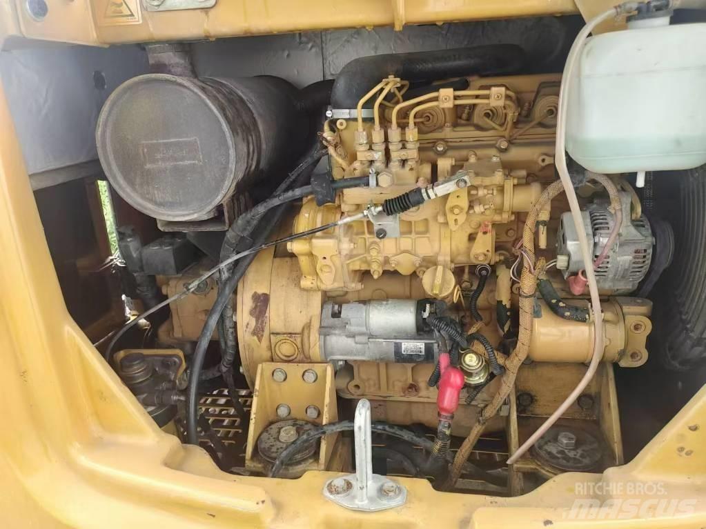 CAT 306 Minikoparki