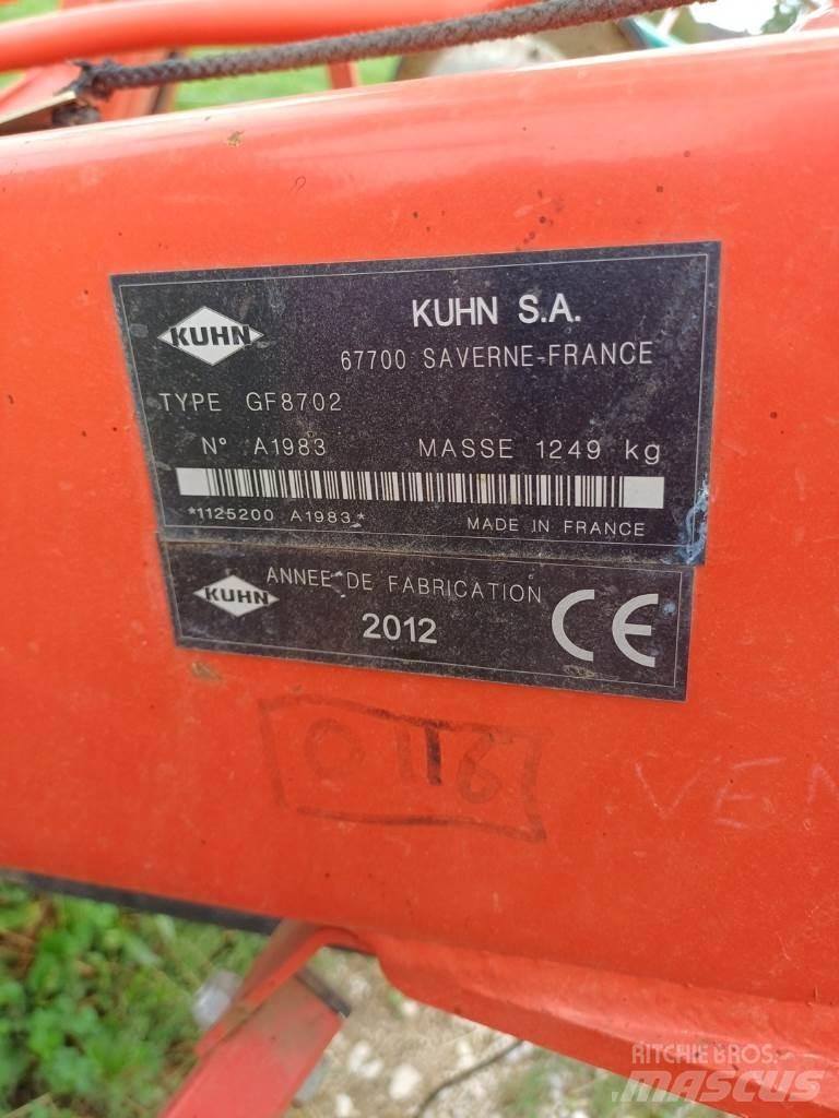 Kuhn GF 8702 Zgrabiarki i przetrząsacze