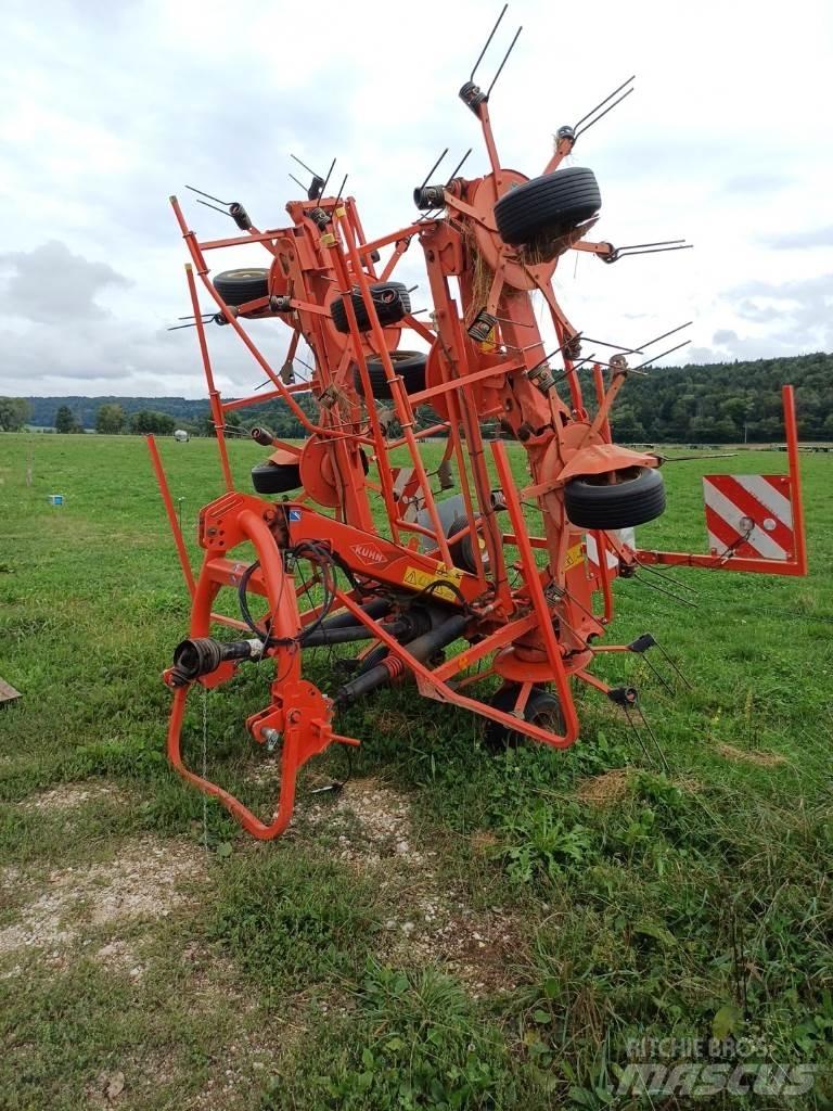 Kuhn GF 8702 Zgrabiarki i przetrząsacze