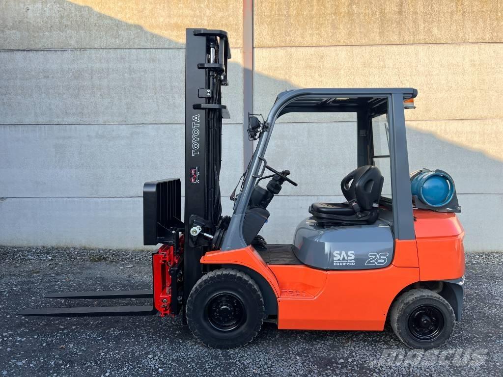 Toyota 42-7 FGF 25 Wózki LPG