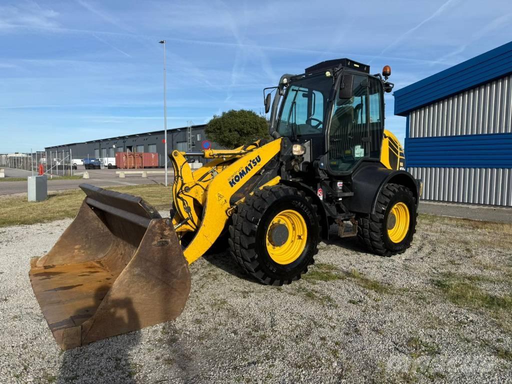 Komatsu WA100 M-7 Ładowarki kołowe