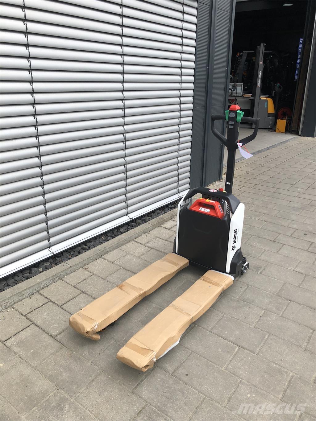 Bobcat LPM15N Wózki widłowe unoszące z dyszlem