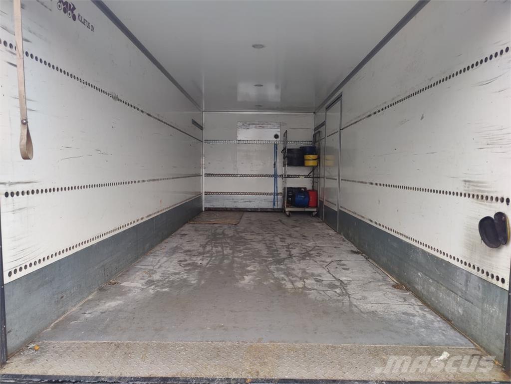 Volvo FL 250 Samochody ciężarowe ze skrzynią zamkniętą