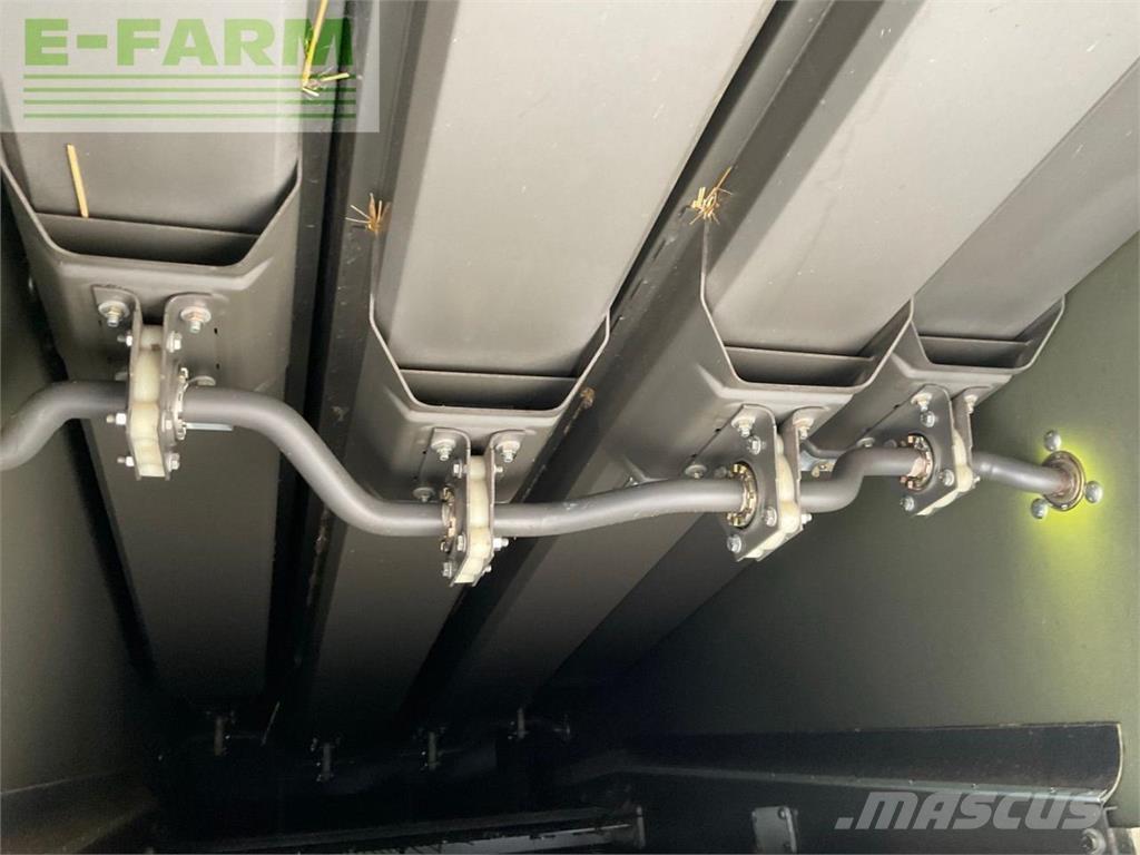 CLAAS AVERO 240 Kombajny zbożowe