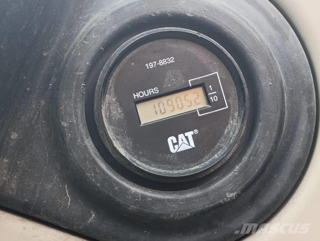 CAT M 318 C Koparki kołowe