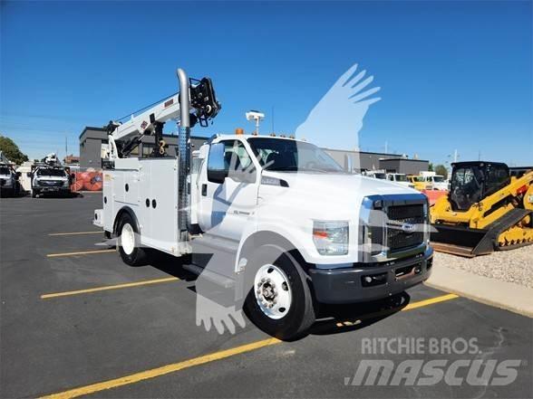 Ford F750 SD Maszyny budowlane - Inne