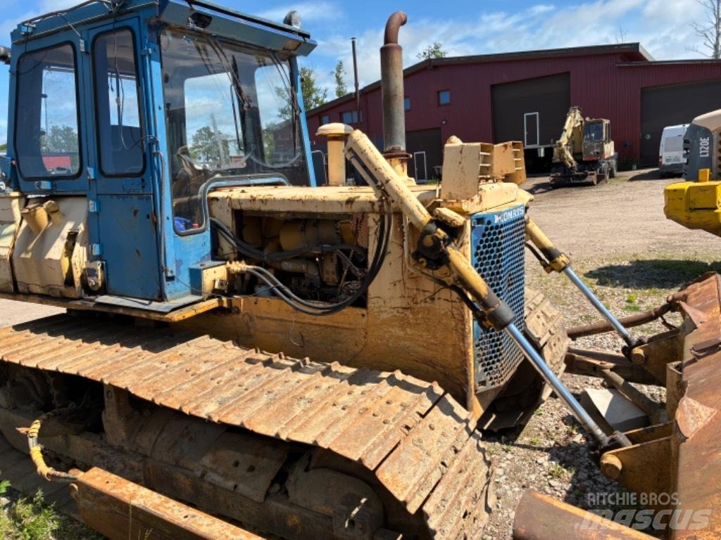 Komatsu D 41 P-3 Spycharki gąsienicowe