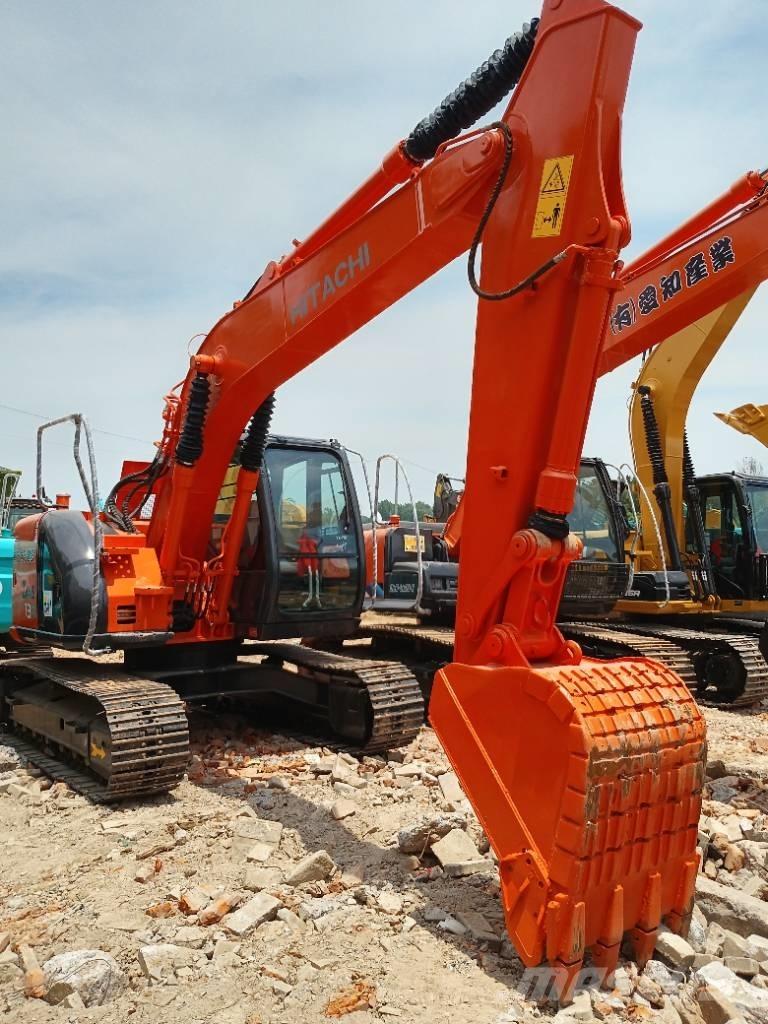 Hitachi ZX 135 Koparki gąsienicowe